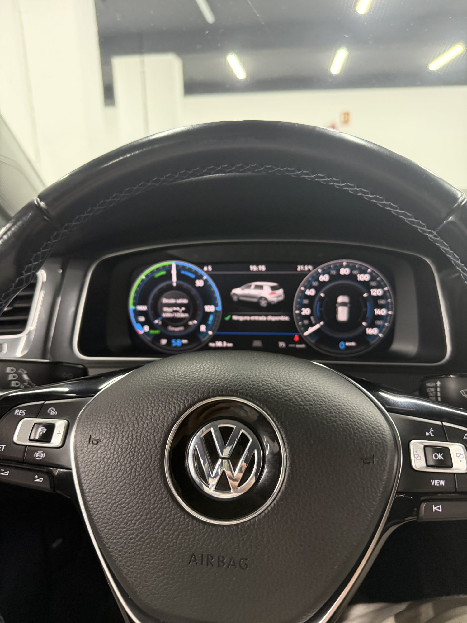Volkswagen e-Golf VII 136CV Automático — Eléctrico 100% | Ocasión en Zaragoza Volkswagen e-Golf VII 136CV Automático — Eléctrico 100% | Ocasión en Zaragoza
