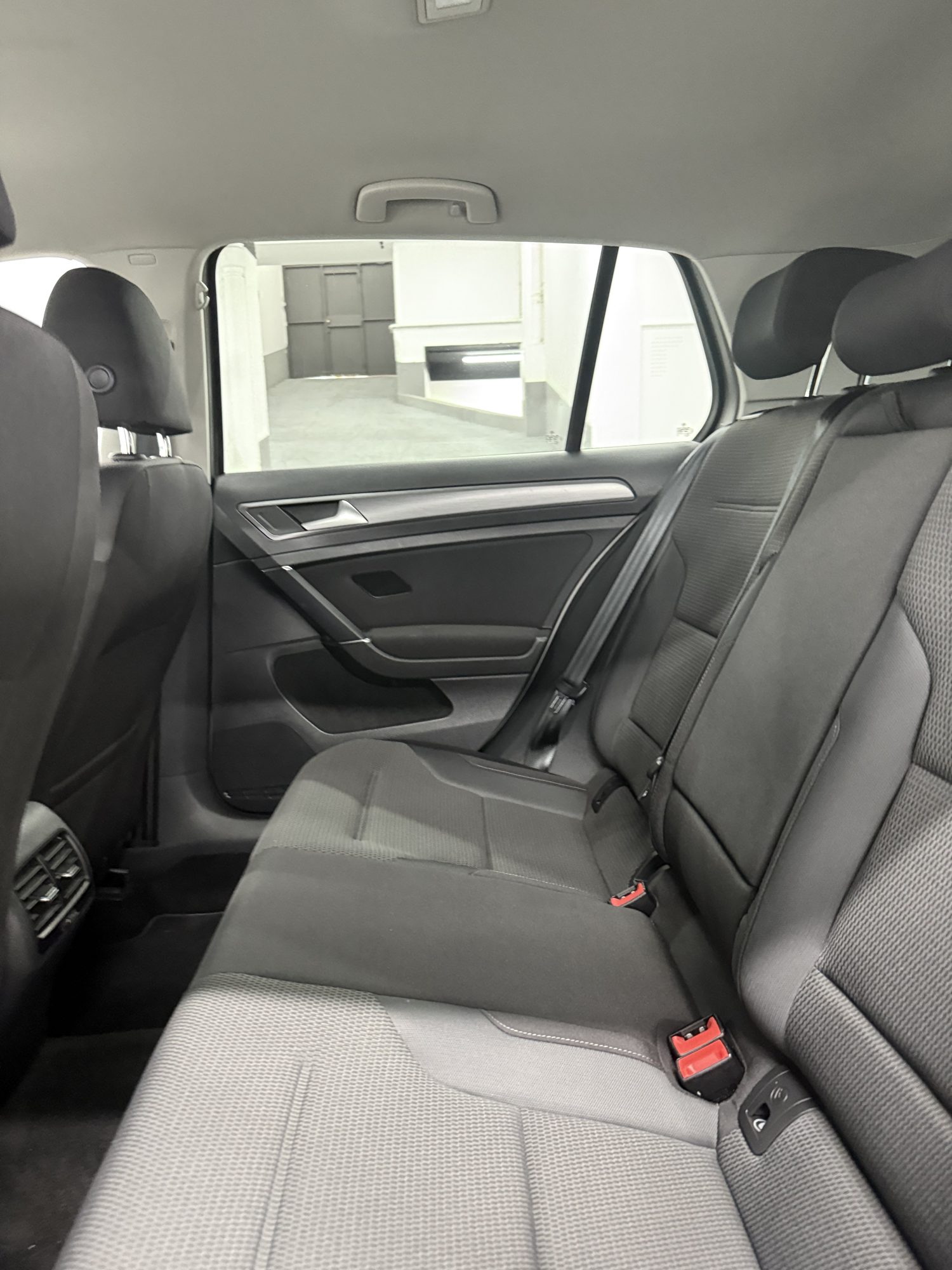 Volkswagen e-Golf VII 136CV Automático — Eléctrico 100% | Ocasión en Zaragoza Volkswagen e-Golf VII 136CV Automático — Eléctrico 100% | Ocasión en Zaragoza