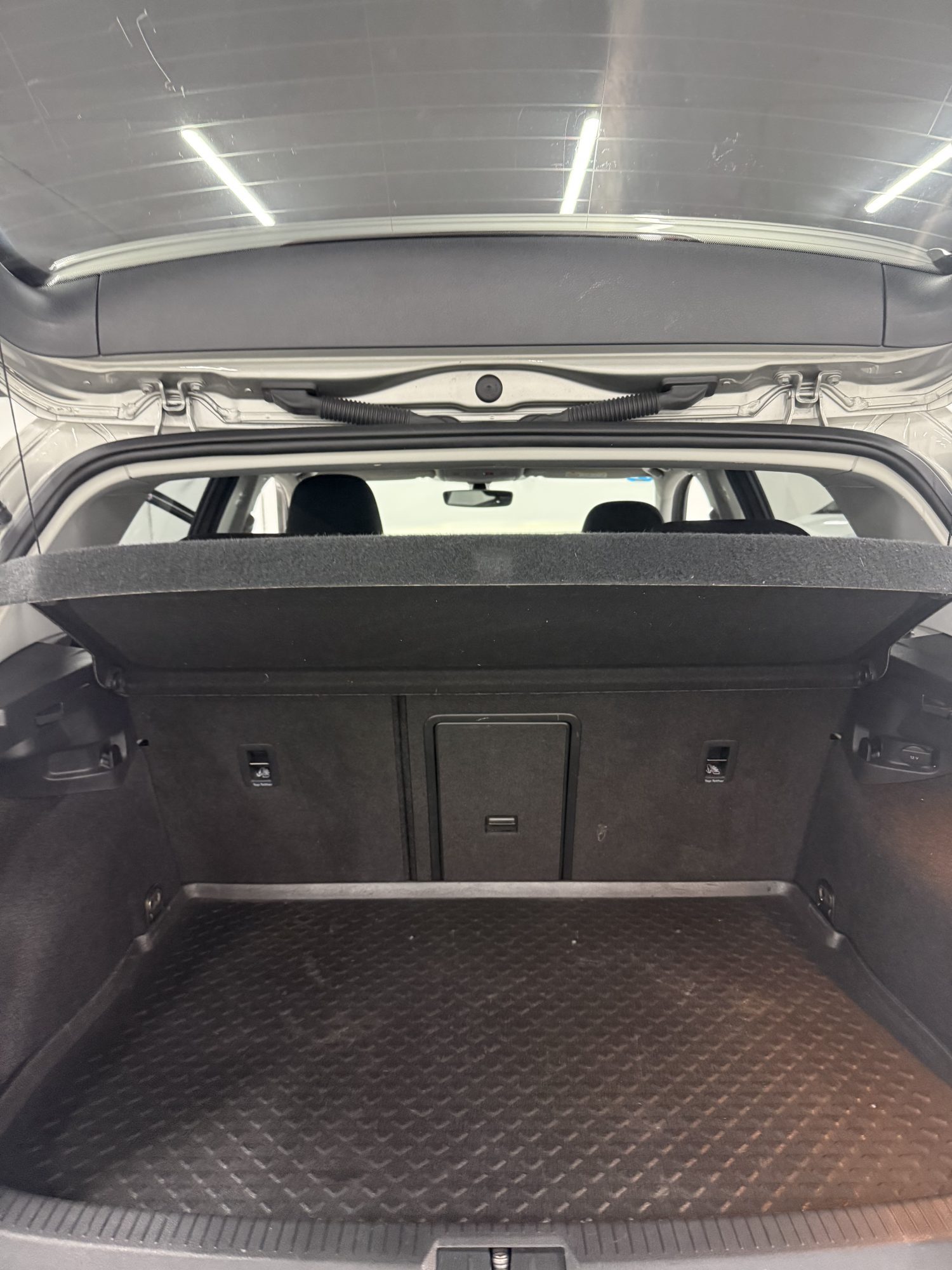 Volkswagen e-Golf VII 136CV Automático — Eléctrico 100% | Ocasión en Zaragoza Volkswagen e-Golf VII 136CV Automático — Eléctrico 100% | Ocasión en Zaragoza