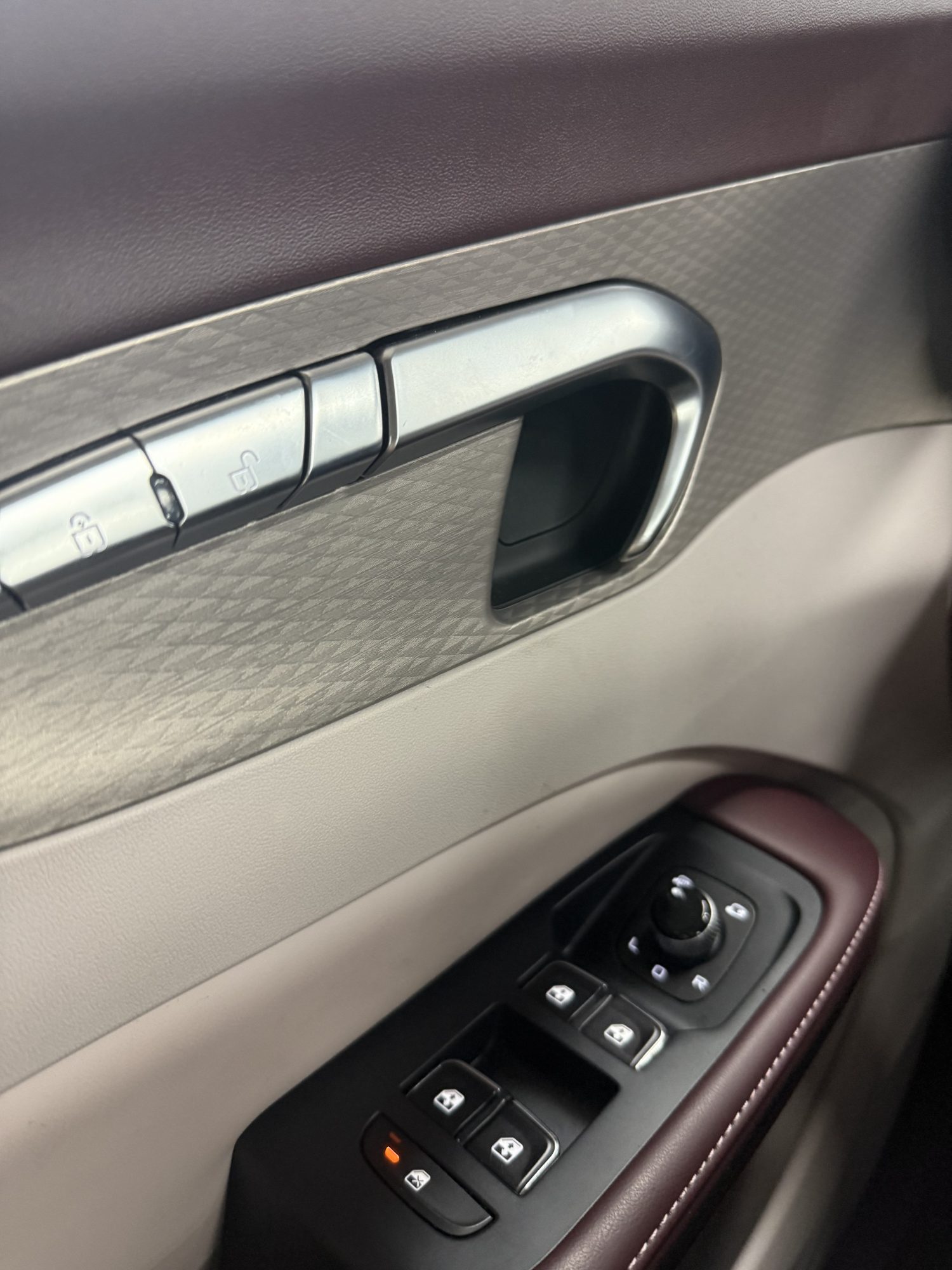 BESTUNE T90 2.0 TGDi 250cv PREMIUM AUT GRIS ARENA BESTUNE T90 2.0 TGDi 250cv PREMIUM AUT GRIS ARENA