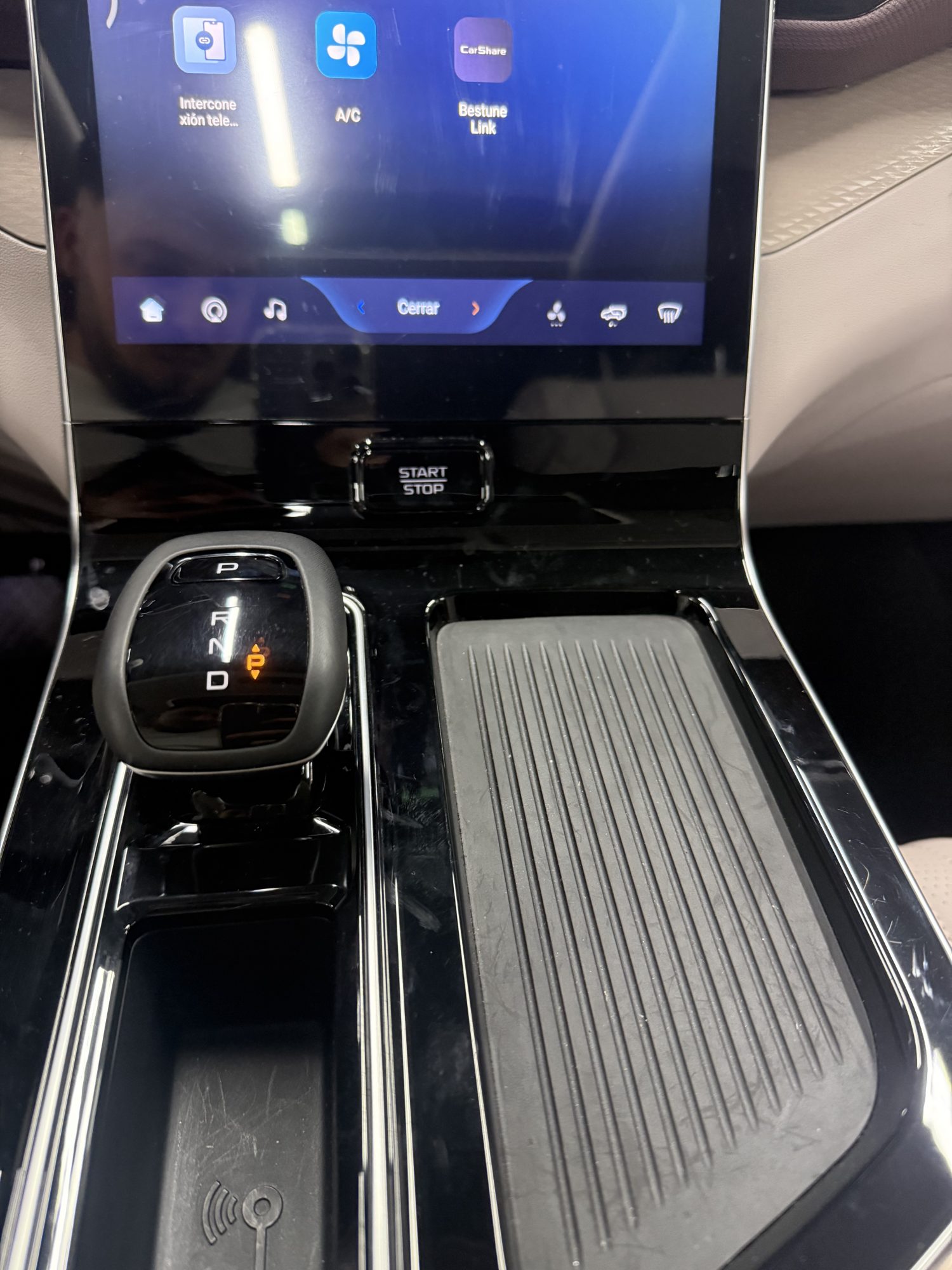 BESTUNE T90 2.0 TGDi 250cv PREMIUM AUT GRIS ARENA BESTUNE T90 2.0 TGDi 250cv PREMIUM AUT GRIS ARENA