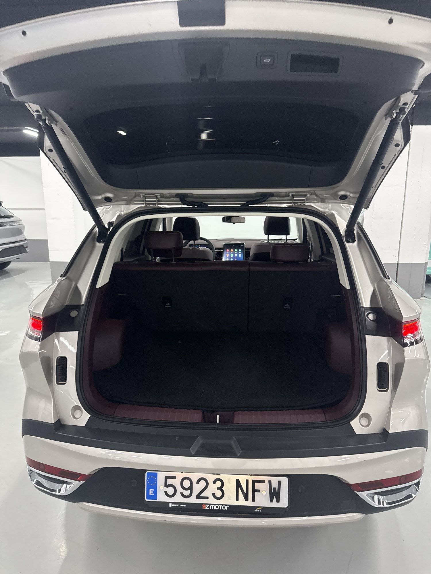 BESTUNE T90 2.0 TGDi 250cv PREMIUM AUT GRIS ARENA BESTUNE T90 2.0 TGDi 250cv PREMIUM AUT GRIS ARENA