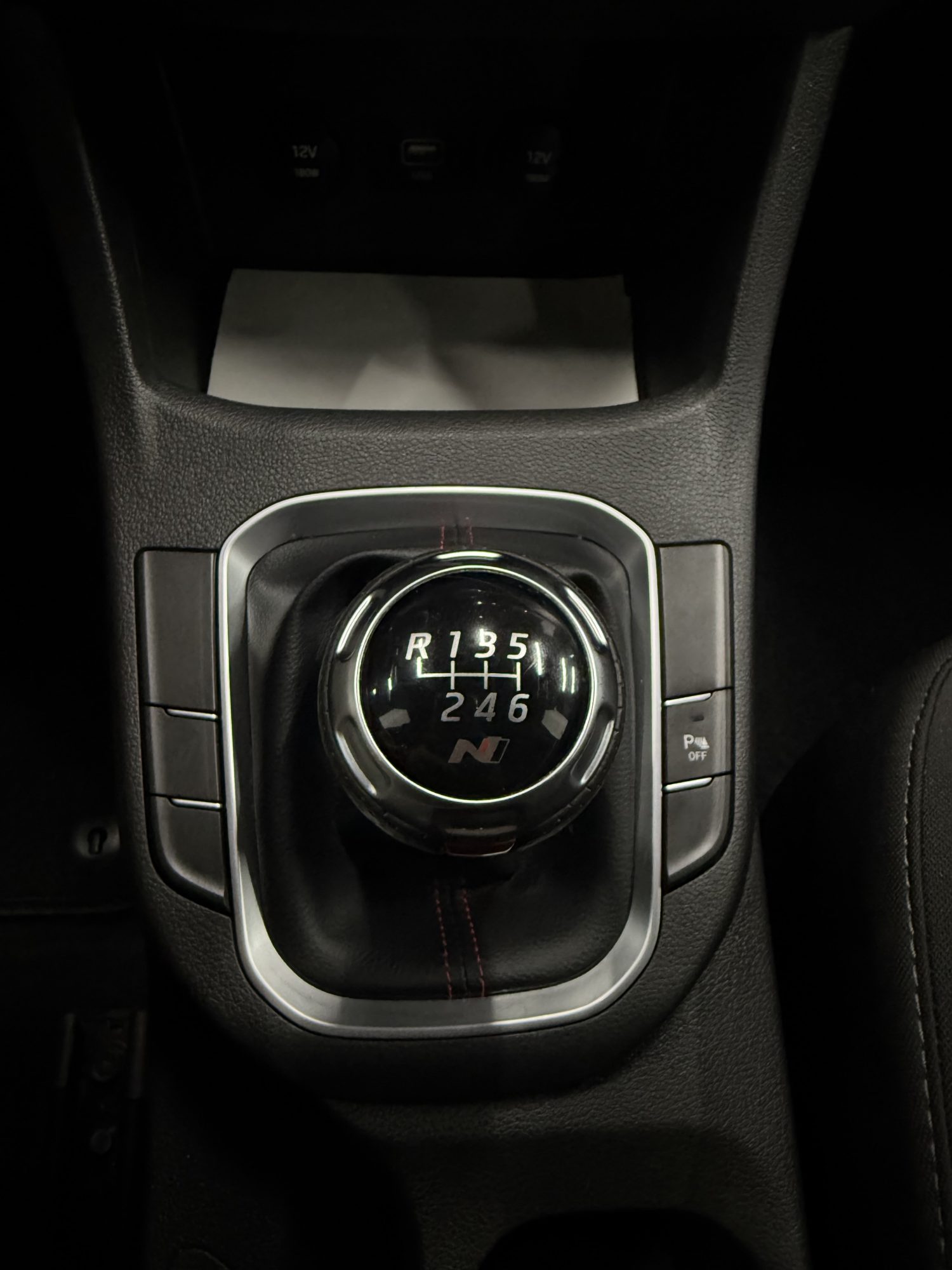 Interior deportivo Hyundai i30 N-Line 30 Aniversario asientos deportivos volante cuero Interior deportivo Hyundai i30 N-Line 30 Aniversario asientos deportivos volante cuero