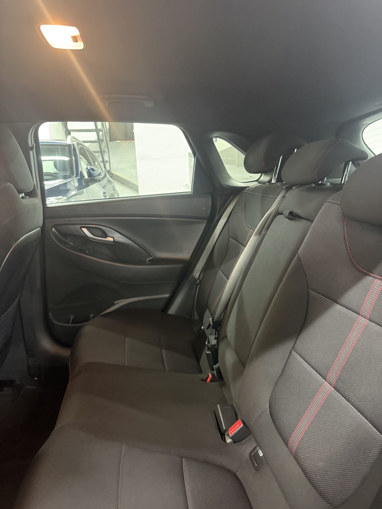 Interior deportivo Hyundai i30 N-Line 30 Aniversario asientos deportivos volante cuero Interior deportivo Hyundai i30 N-Line 30 Aniversario asientos deportivos volante cuero
