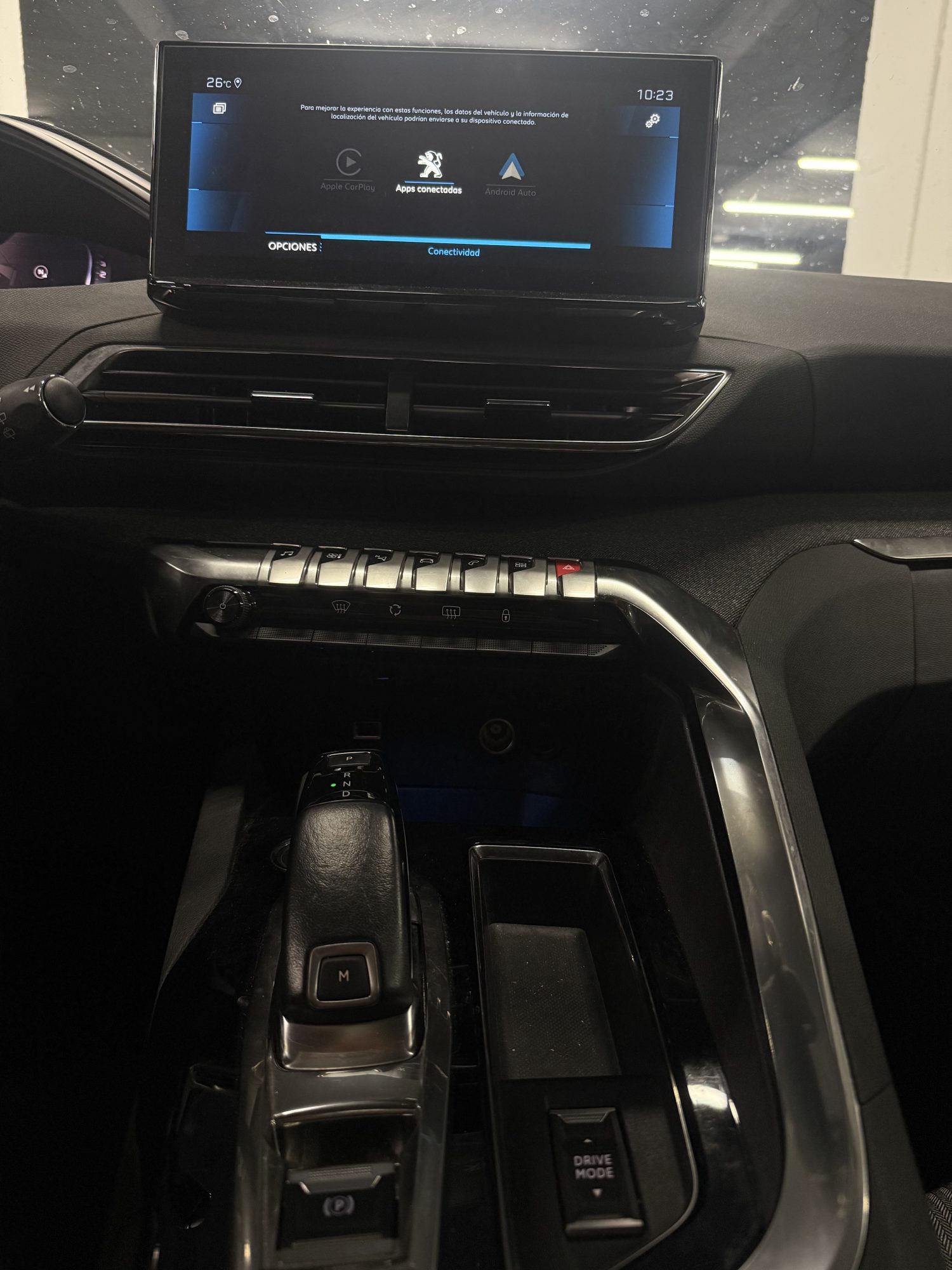 Interior Peugeot 5008 i-Cockpit pantalla táctil 10 pulgadas cuadro digital