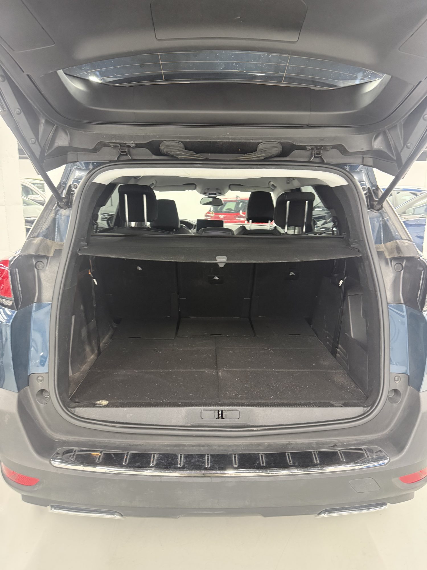 Maletero Peugeot 5008 780 litros asientos abatidos 1940 litros