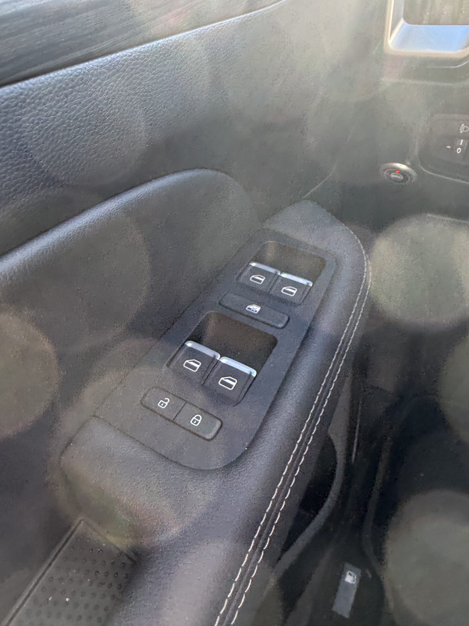 Interior EVO Cuatro CVT pantalla 10,25 pulgadas cuadro digital 7 pulgadas cargador inalámbrico Interior EVO Cuatro CVT pantalla 10,25 pulgadas cuadro digital 7 pulgadas cargador inalámbrico