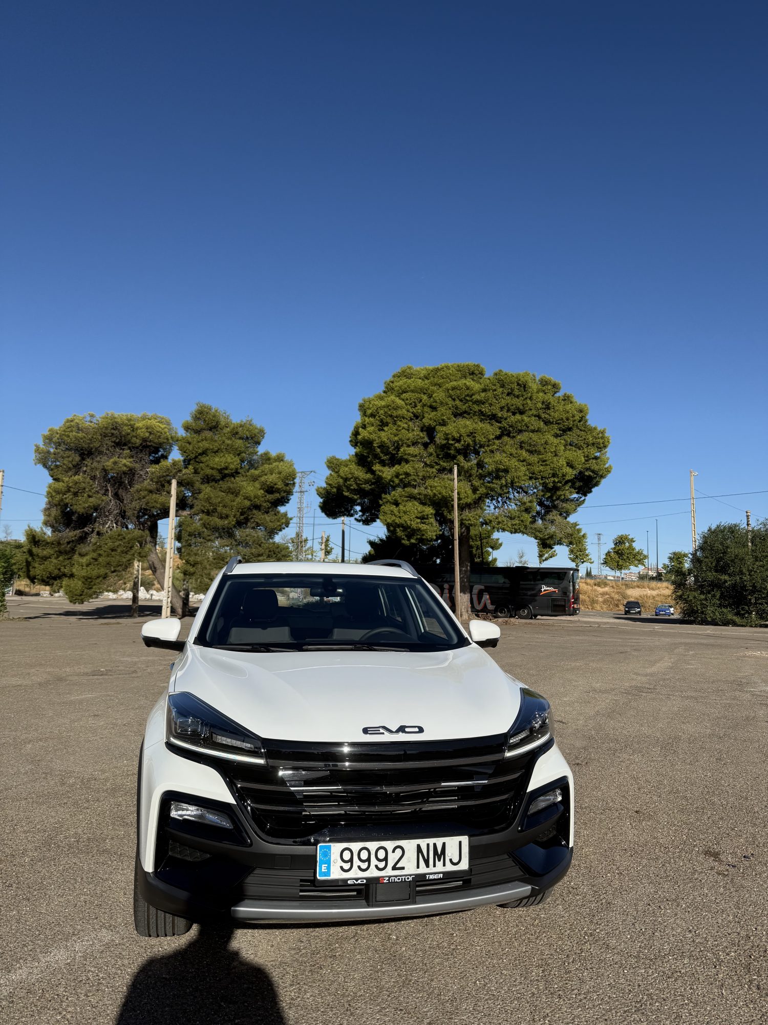 EVO Cuatro CVT 2026 SUV automático nuevo vista frontal en SZ Motor Zaragoza concesionario exclusivo Aragón EVO Cuatro CVT 2026 SUV automático nuevo vista frontal en SZ Motor Zaragoza concesionario exclusivo Aragón