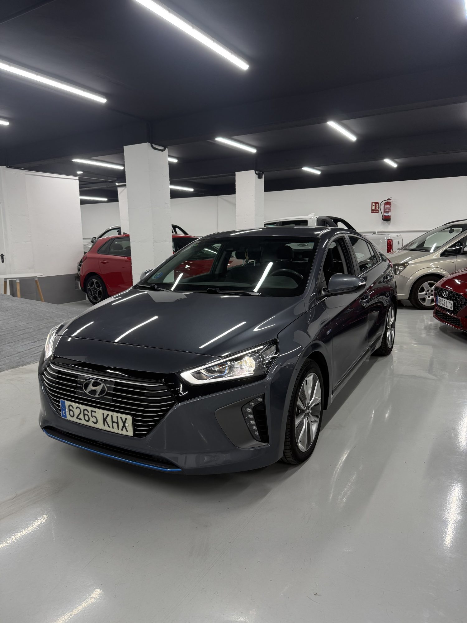 Hyundai Ioniq 1.6 HEV 141CV Tecno Gris (2018) en Zaragoza – SZ Motor