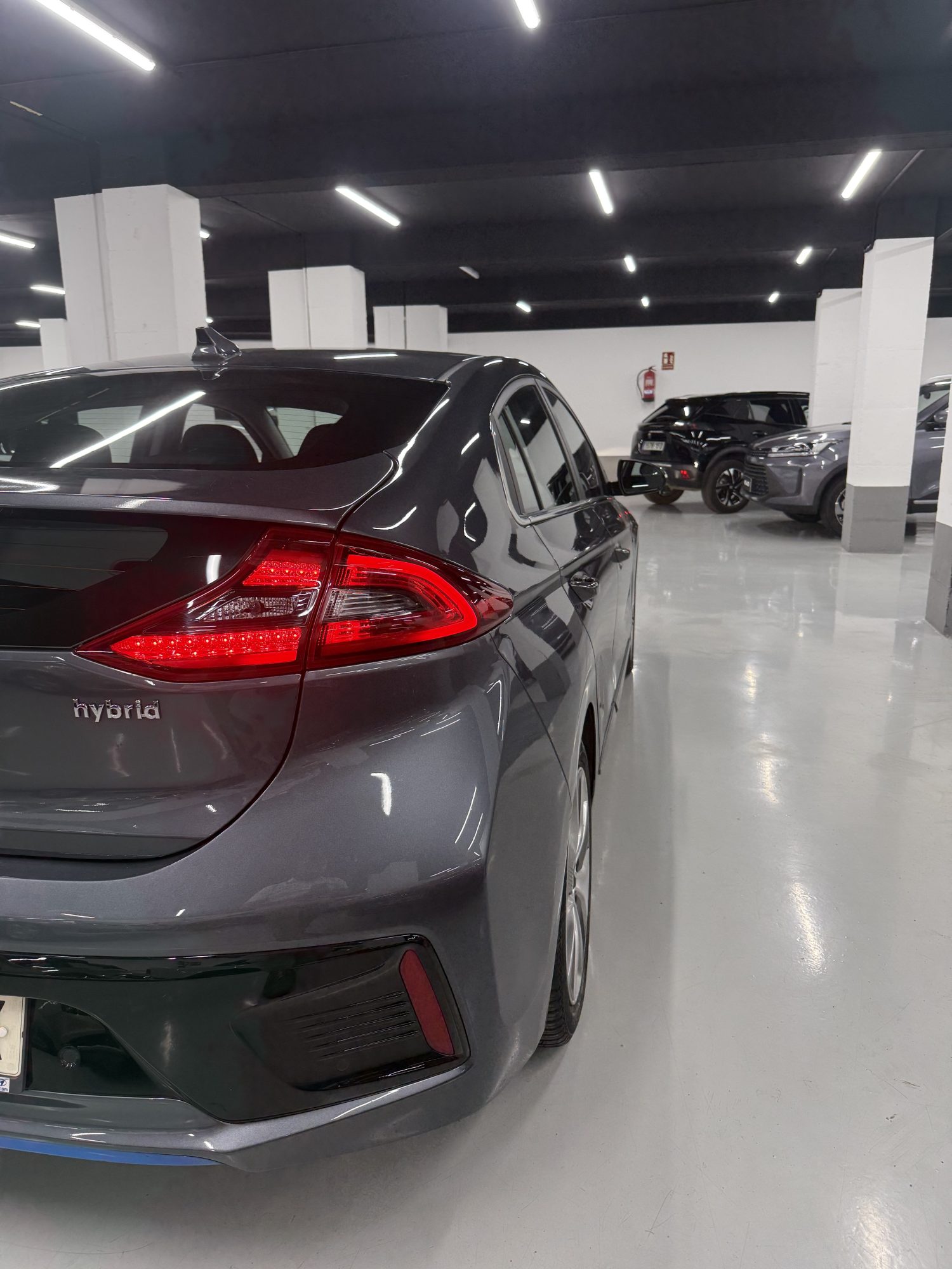 Hyundai Ioniq 1.6 HEV 141CV Tecno Gris (2018) en Zaragoza – SZ Motor