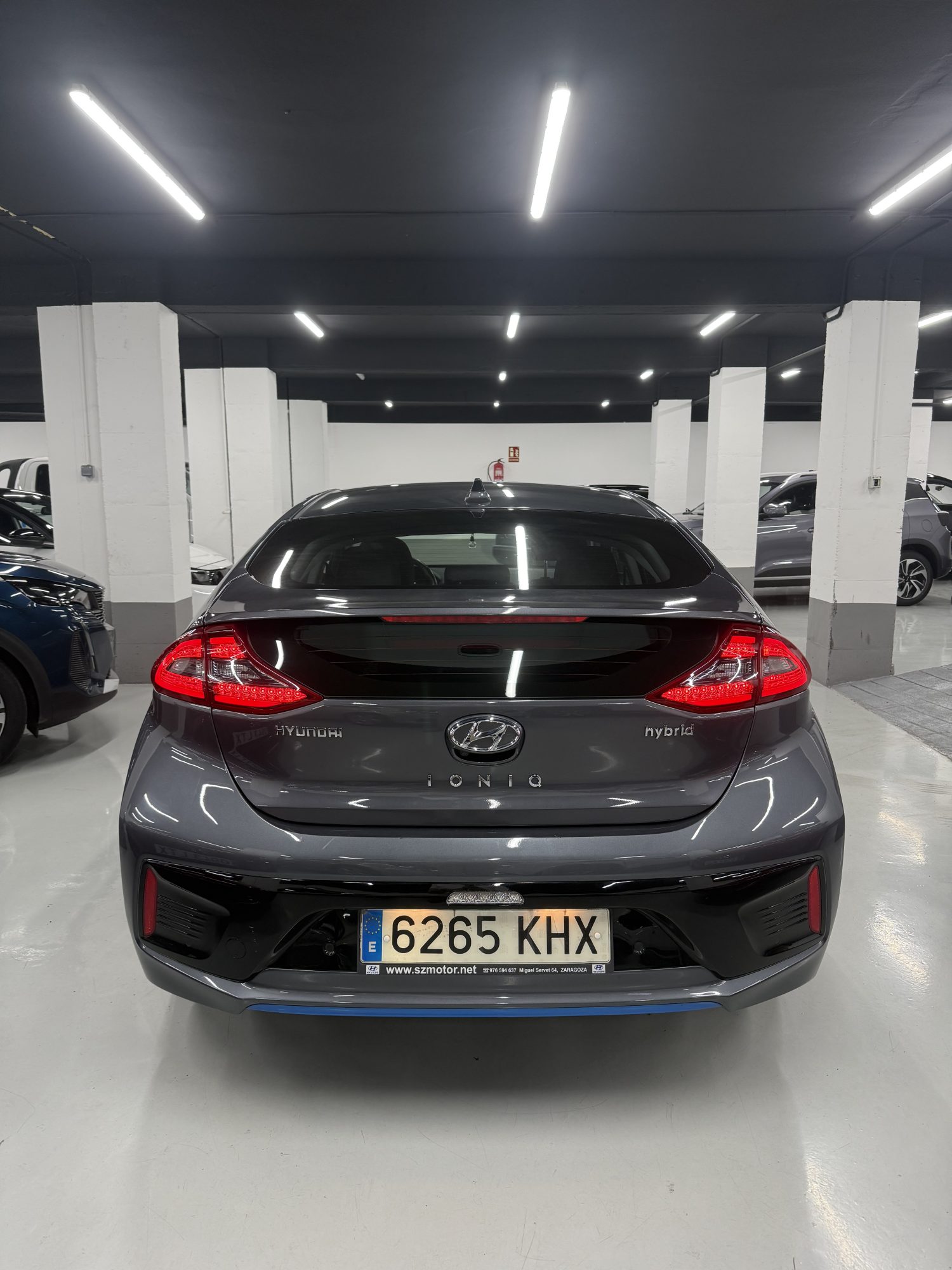 Hyundai Ioniq 1.6 HEV 141CV Tecno Gris (2018) en Zaragoza – SZ Motor