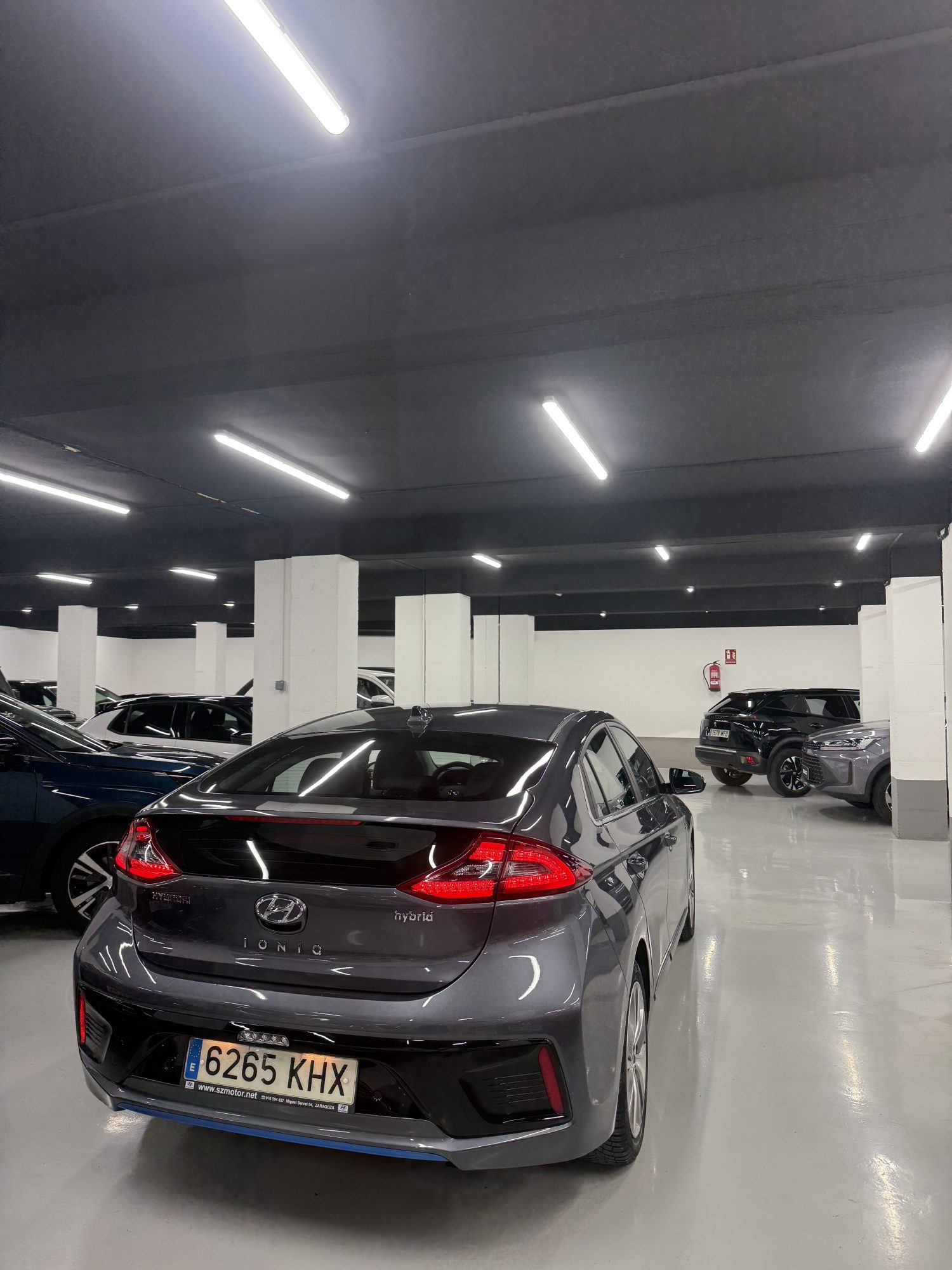 Hyundai Ioniq 1.6 HEV 141CV Tecno Gris (2018) en Zaragoza – SZ Motor