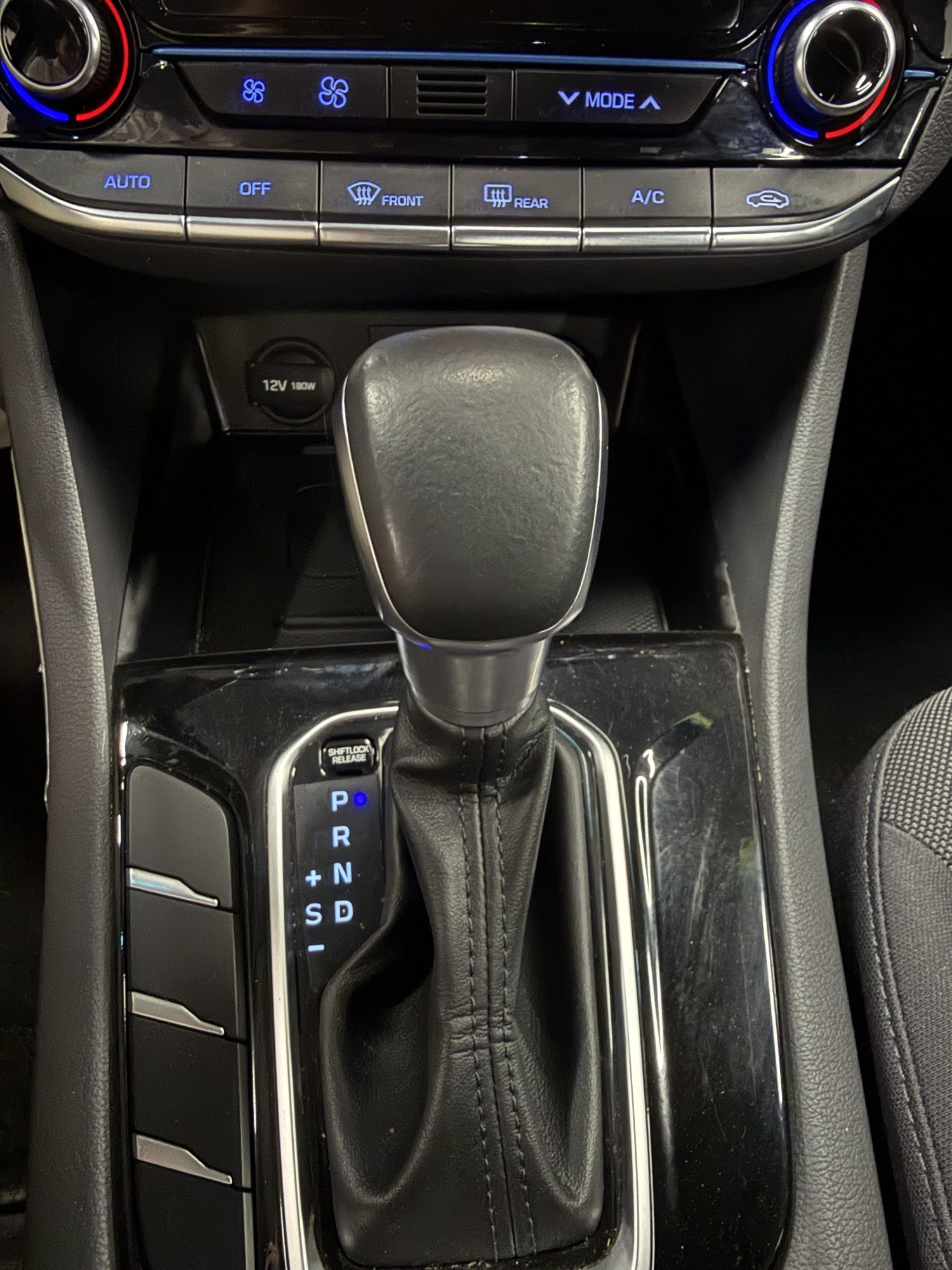 Hyundai Ioniq 1.6 HEV 141CV Tecno Gris (2018) en Zaragoza – SZ Motor