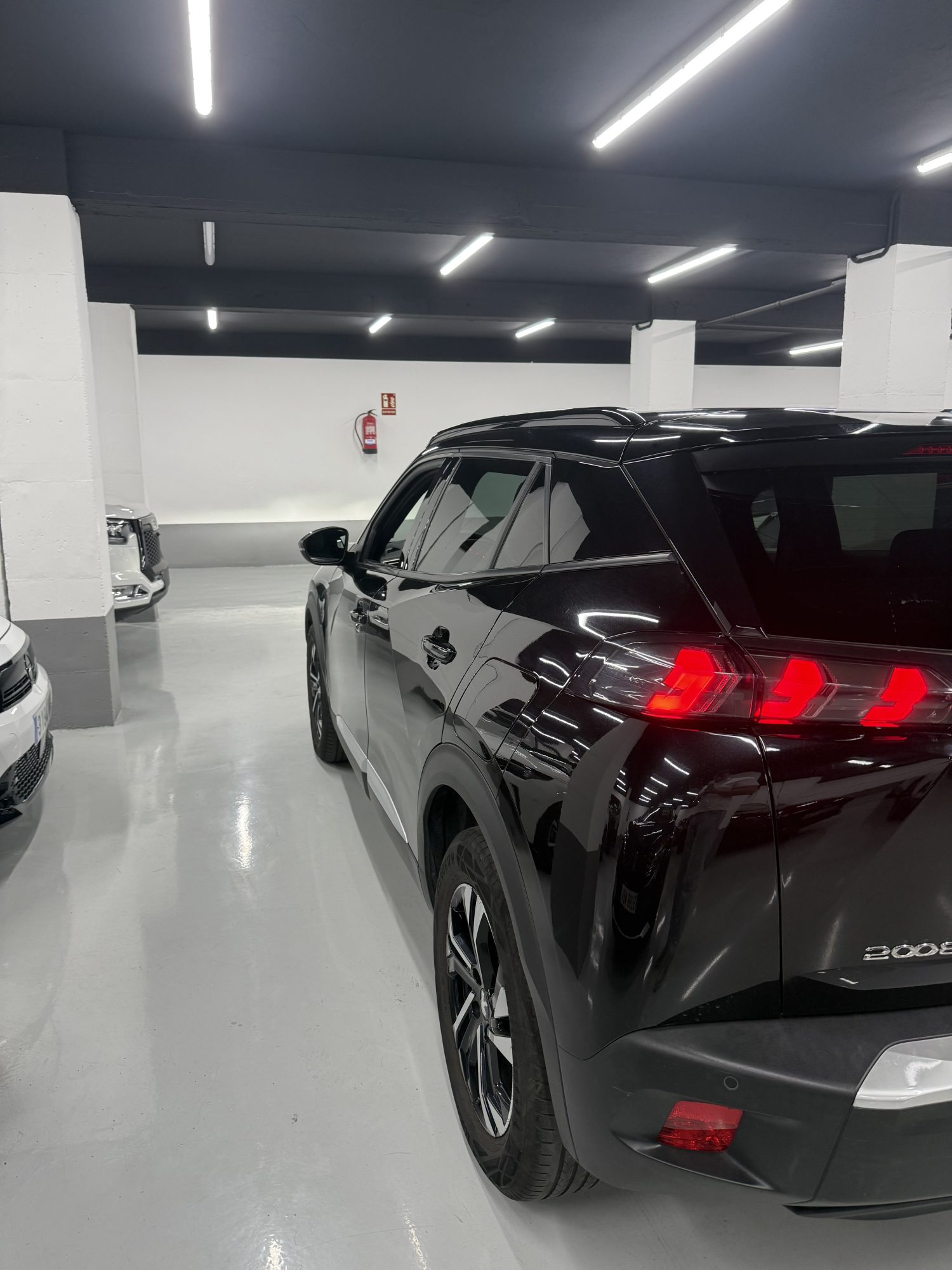 Peugeot 2008 1.2 PureTech 100CV Allure Negro (2023) en Zaragoza – SZ Motor Peugeot 2008 1.2 PureTech 100CV Allure Negro (2023) en Zaragoza – SZ Motor