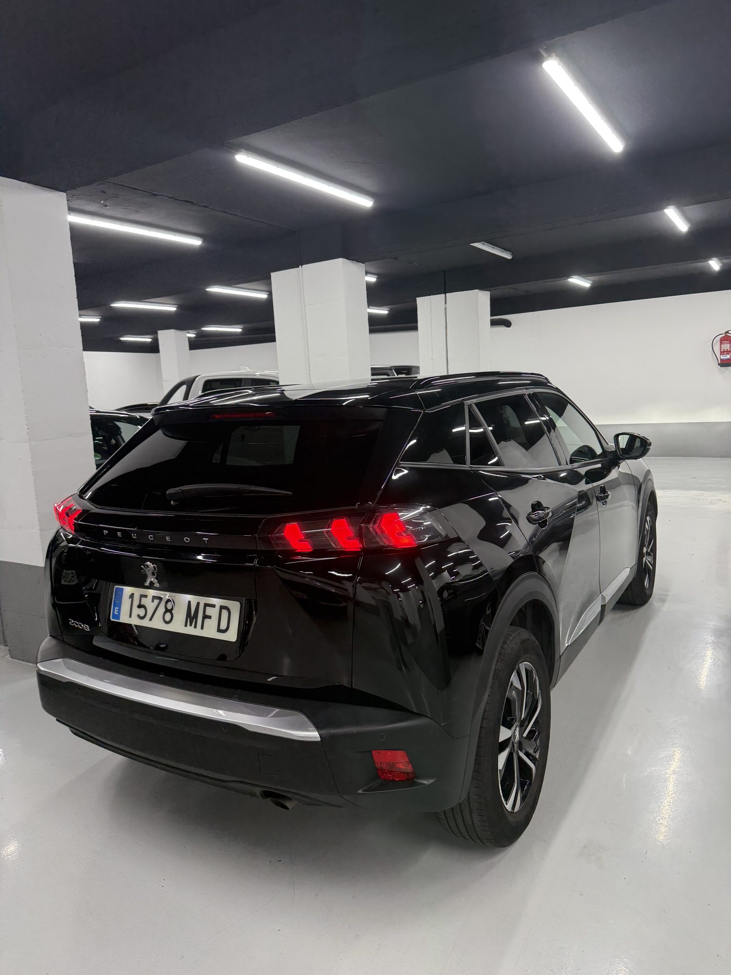 Peugeot 2008 1.2 PureTech 100CV Allure Negro (2023) en Zaragoza – SZ Motor Peugeot 2008 1.2 PureTech 100CV Allure Negro (2023) en Zaragoza – SZ Motor
