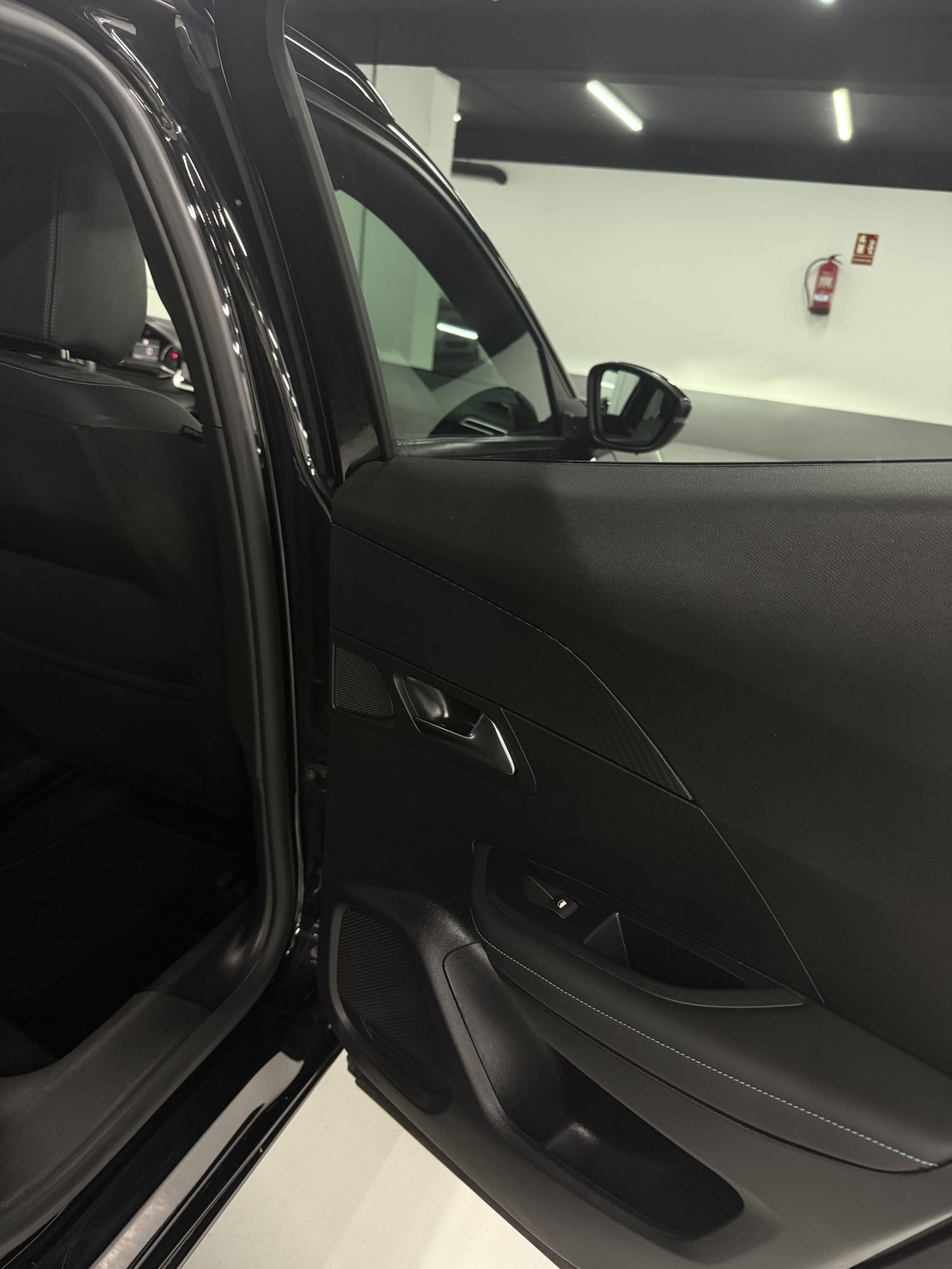 Peugeot 2008 1.2 PureTech 100CV Allure Negro (2023) en Zaragoza – SZ Motor Peugeot 2008 1.2 PureTech 100CV Allure Negro (2023) en Zaragoza – SZ Motor