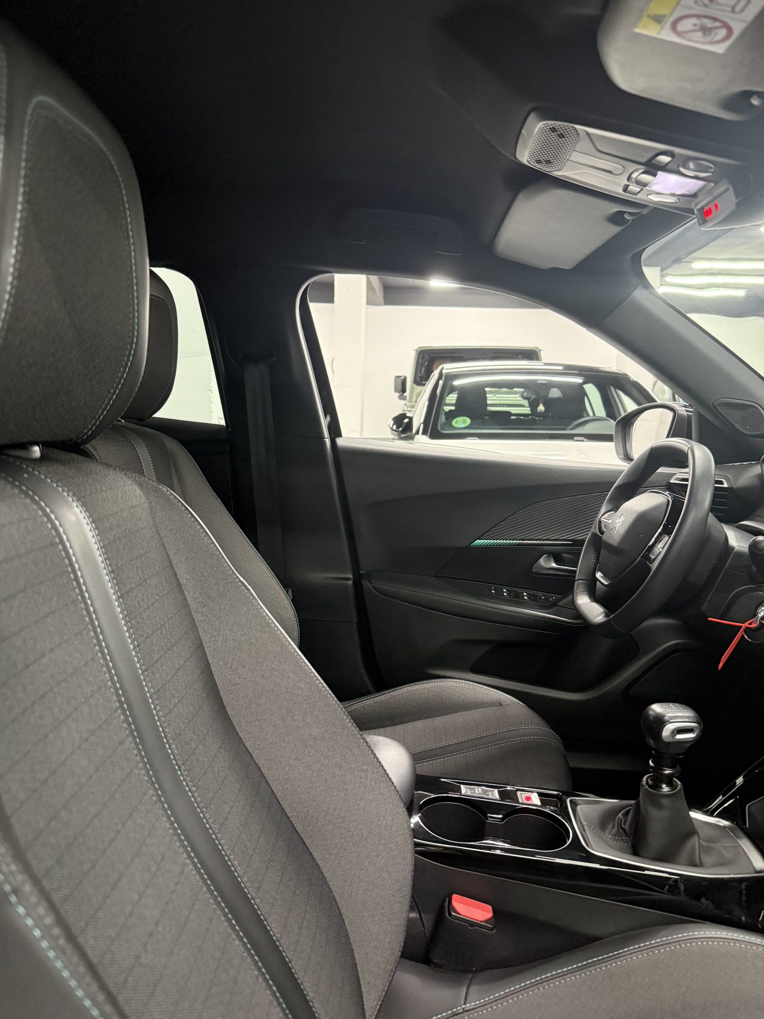 Peugeot 2008 1.2 PureTech 100CV Allure Negro (2023) en Zaragoza – SZ Motor Peugeot 2008 1.2 PureTech 100CV Allure Negro (2023) en Zaragoza – SZ Motor