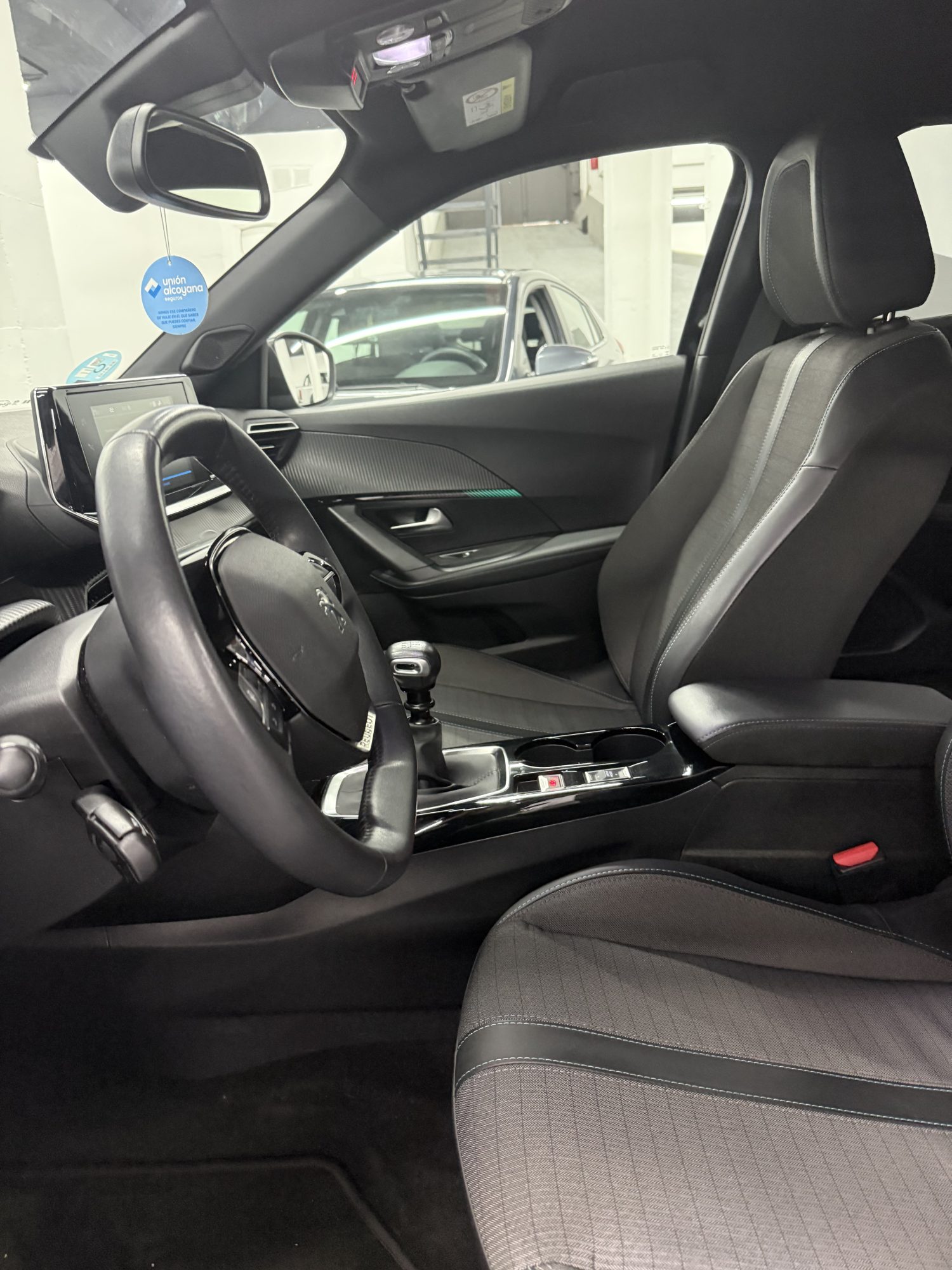 Peugeot 2008 1.2 PureTech 100CV Allure Negro (2023) en Zaragoza – SZ Motor Peugeot 2008 1.2 PureTech 100CV Allure Negro (2023) en Zaragoza – SZ Motor