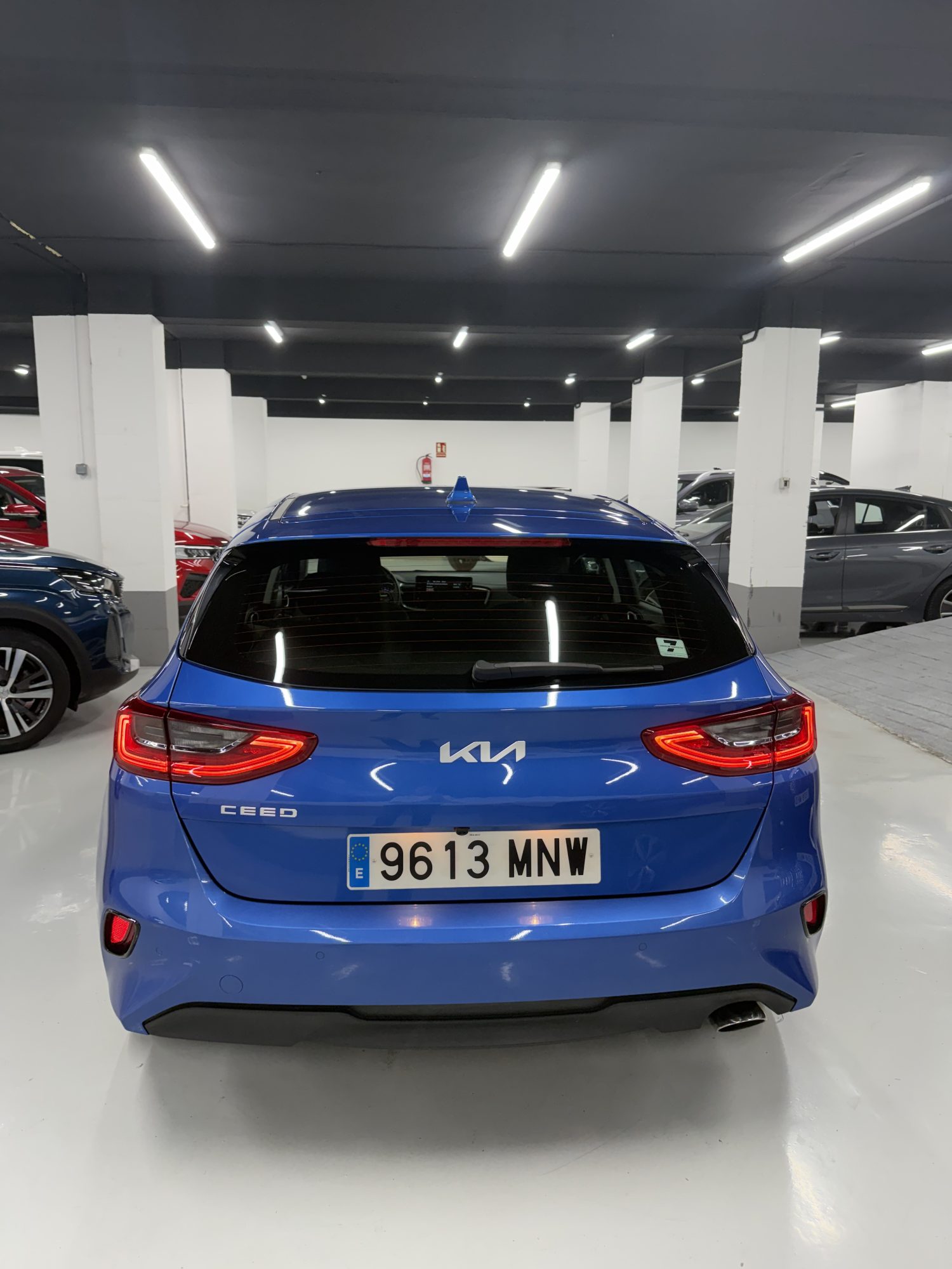 Kia Ceed segunda mano Zaragoza acabado Drive color azul vista trasera en SZ Motor Kia Ceed segunda mano Zaragoza acabado Drive color azul vista trasera en SZ Motor