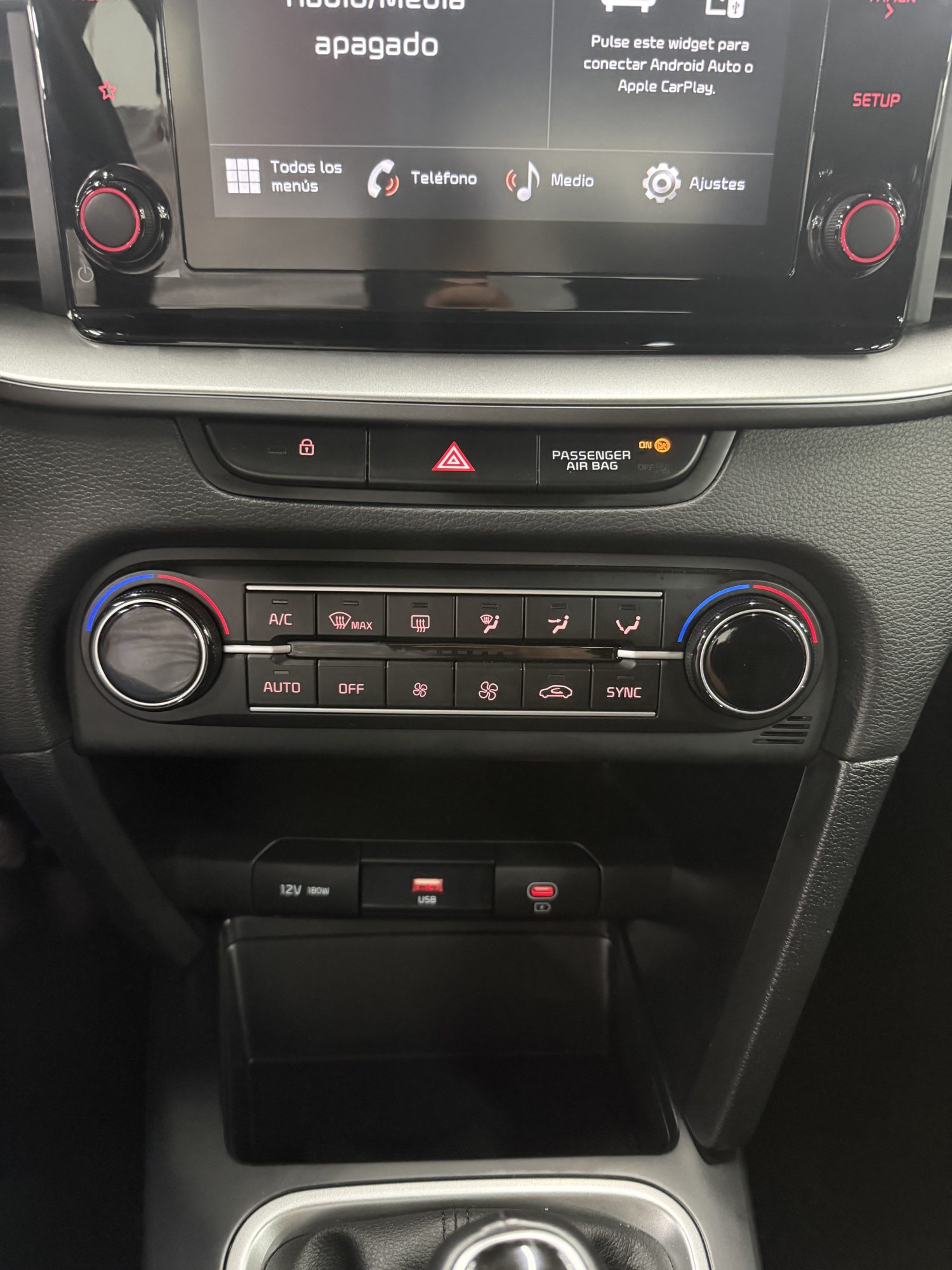 Kia Ceed segunda mano Zaragoza acabado Drive color azul vista panel climatización en SZ Motor Kia Ceed segunda mano Zaragoza acabado Drive color azul vista panel climatización en SZ Motor