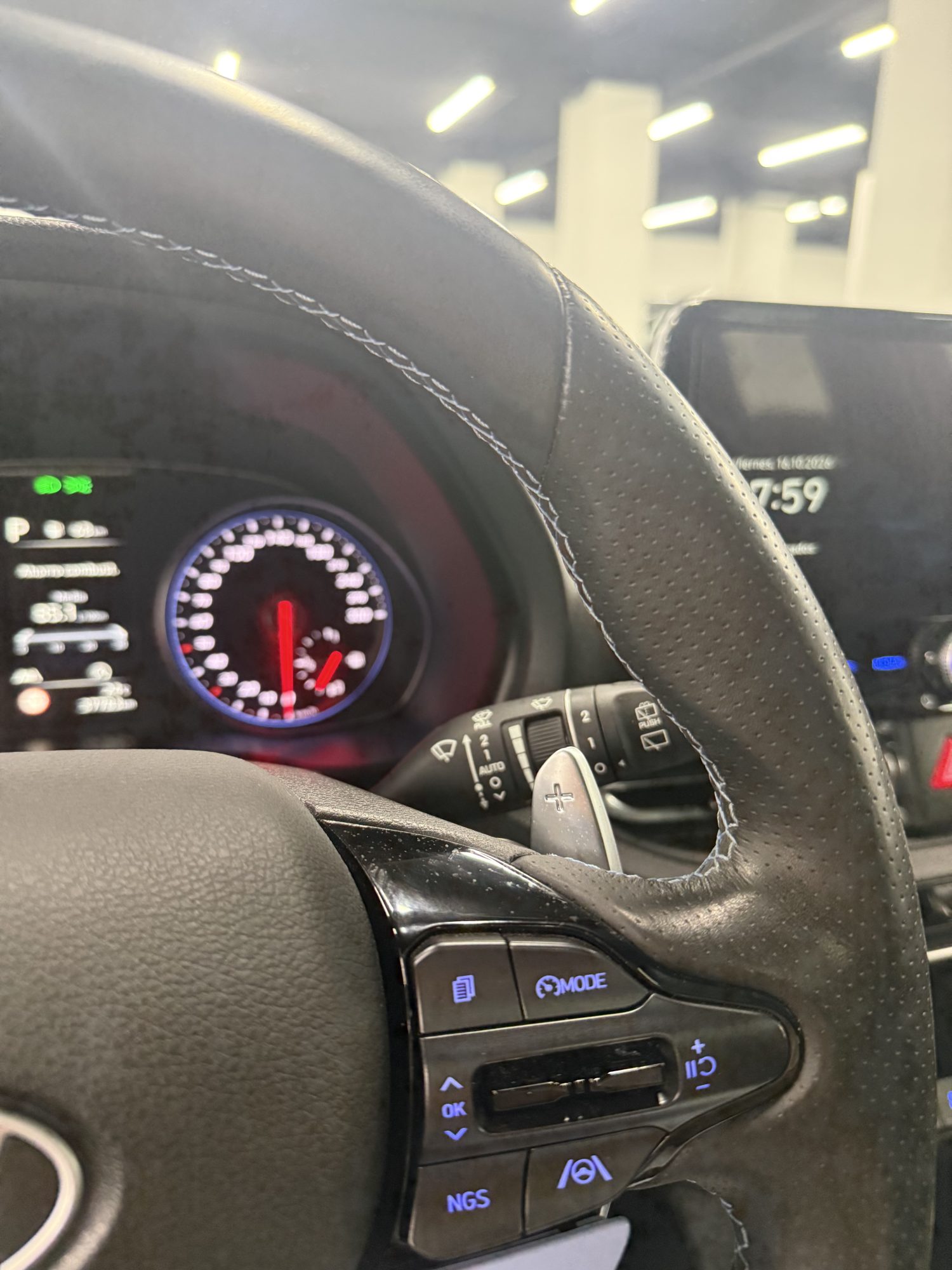 Interior deportivo y asientos bucket del Hyundai i30 N 280CV Performance Zaragoza en C/ Miguel Servet 64. Interior deportivo y asientos bucket del Hyundai i30 N 280CV Performance Zaragoza en C/ Miguel Servet 64.