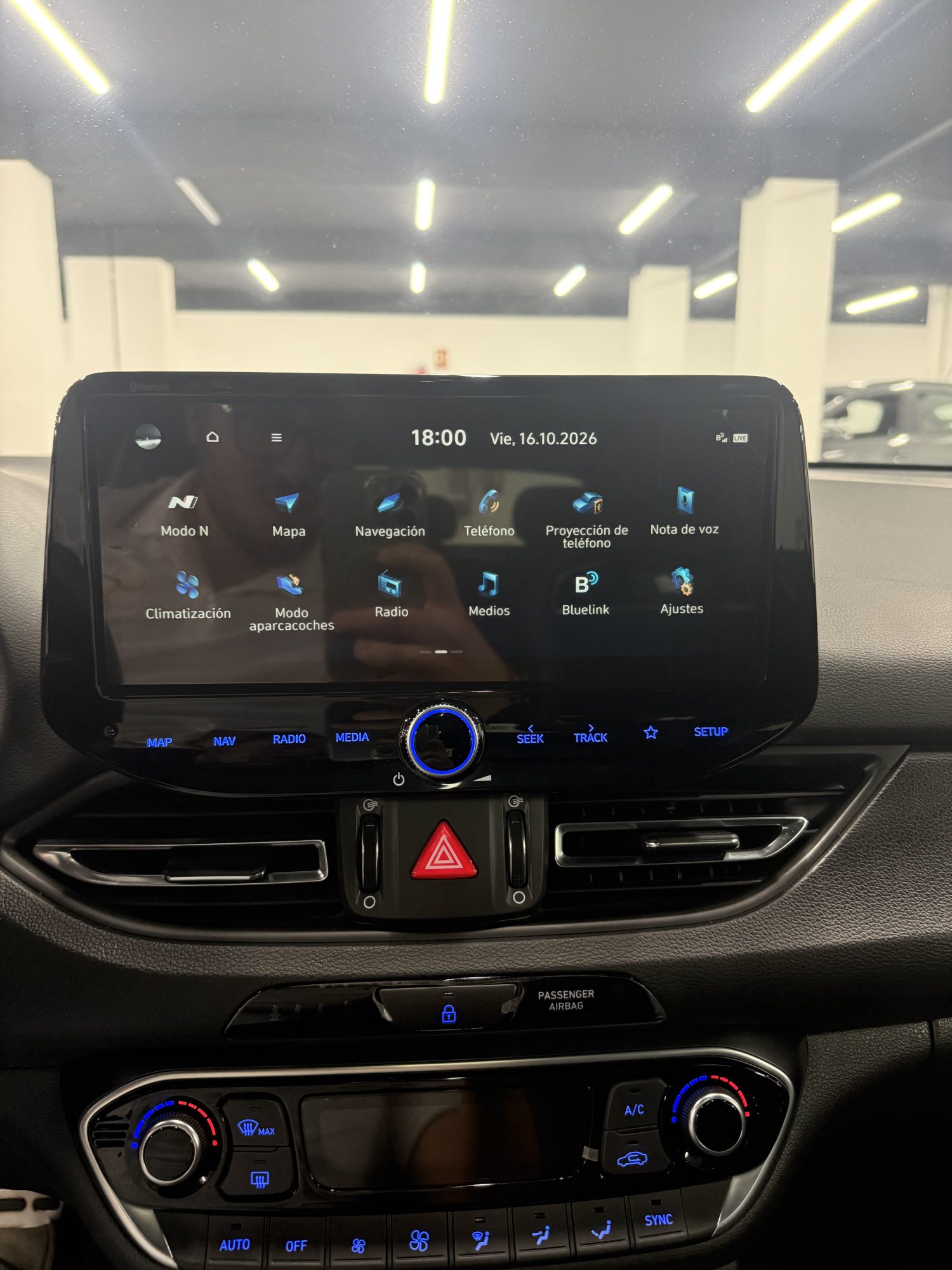 Interior deportivo y asientos bucket del Hyundai i30 N 280CV Performance Zaragoza en C/ Miguel Servet 64. Interior deportivo y asientos bucket del Hyundai i30 N 280CV Performance Zaragoza en C/ Miguel Servet 64.