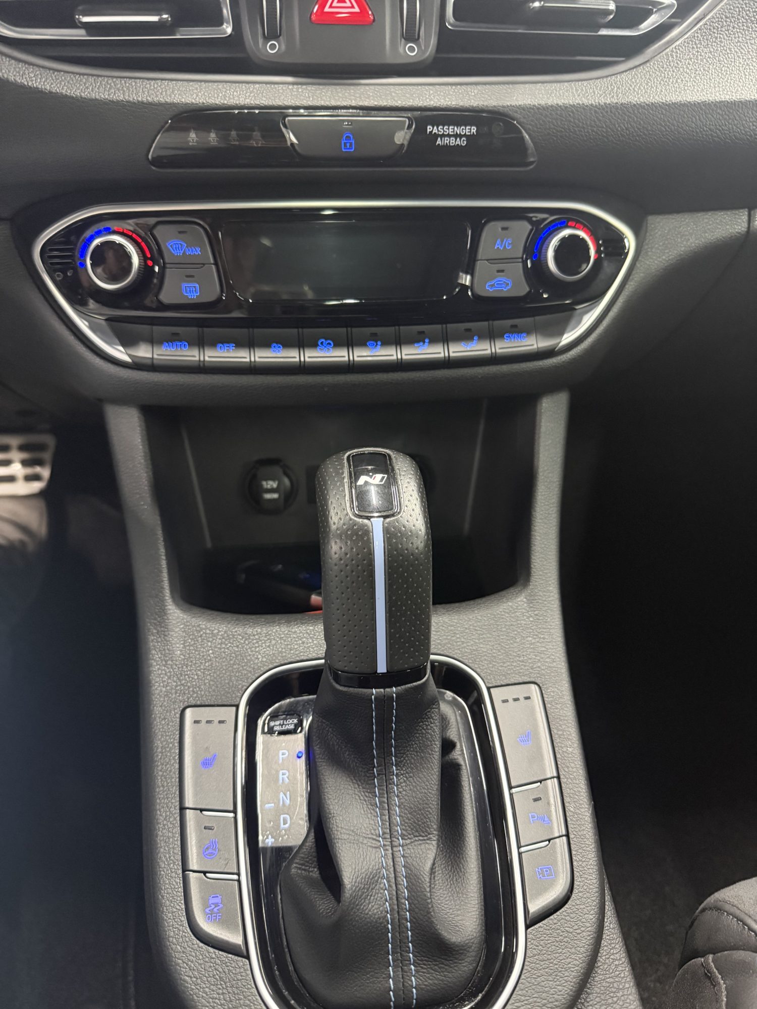 Interior deportivo y asientos bucket del Hyundai i30 N 280CV Performance Zaragoza en C/ Miguel Servet 64. Interior deportivo y asientos bucket del Hyundai i30 N 280CV Performance Zaragoza en C/ Miguel Servet 64.