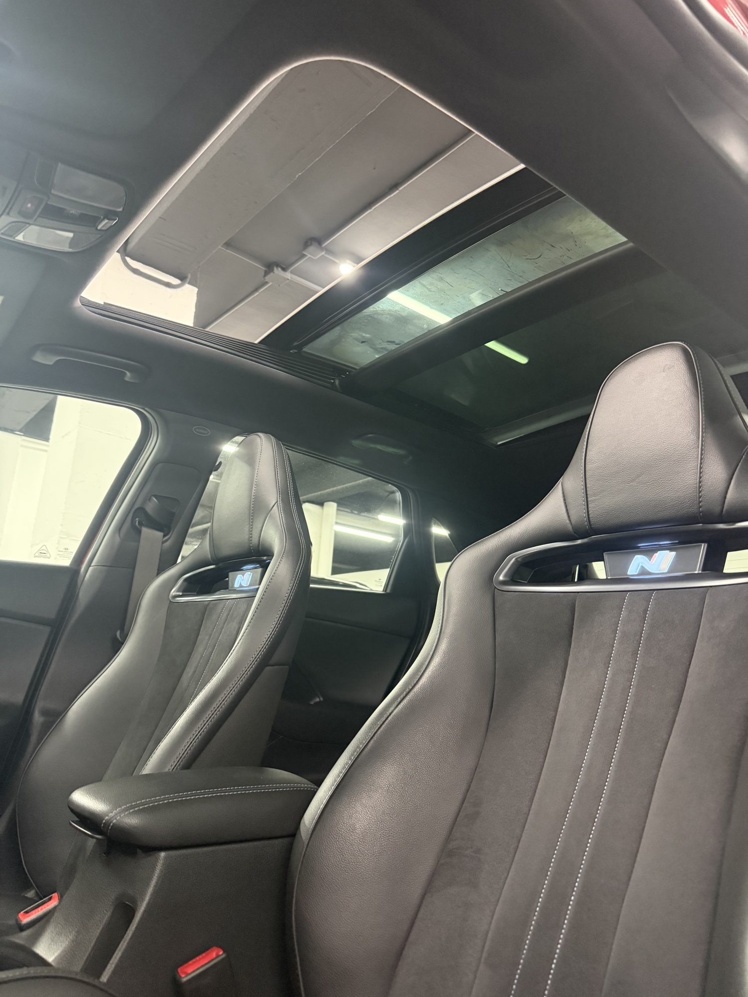 Interior deportivo y asientos bucket del Hyundai i30 N 280CV Performance Zaragoza en C/ Miguel Servet 64. Interior deportivo y asientos bucket del Hyundai i30 N 280CV Performance Zaragoza en C/ Miguel Servet 64.Interior deportivo y asientos bucket del Hyundai i30 N 280CV Performance Zaragoza en C/ Miguel Servet 64.