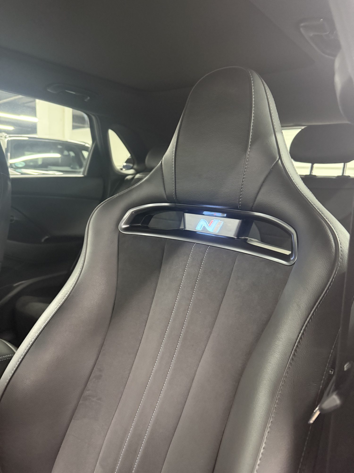 Interior deportivo y asientos bucket del Hyundai i30 N 280CV Performance Zaragoza en C/ Miguel Servet 64. Interior deportivo y asientos bucket del Hyundai i30 N 280CV Performance Zaragoza en C/ Miguel Servet 64.