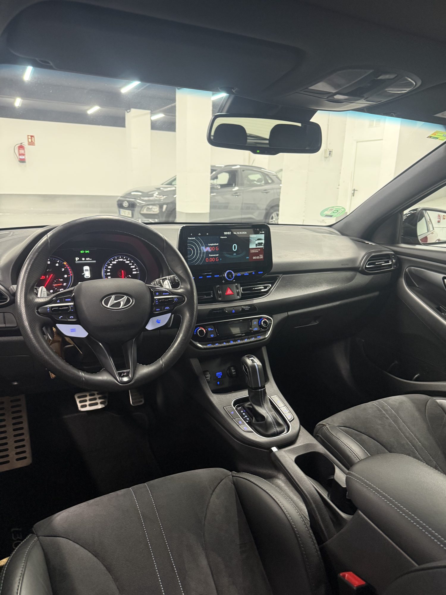Interior deportivo y asientos bucket del Hyundai i30 N 280CV Performance Zaragoza en C/ Miguel Servet 64. Interior deportivo y asientos bucket del Hyundai i30 N 280CV Performance Zaragoza en C/ Miguel Servet 64.