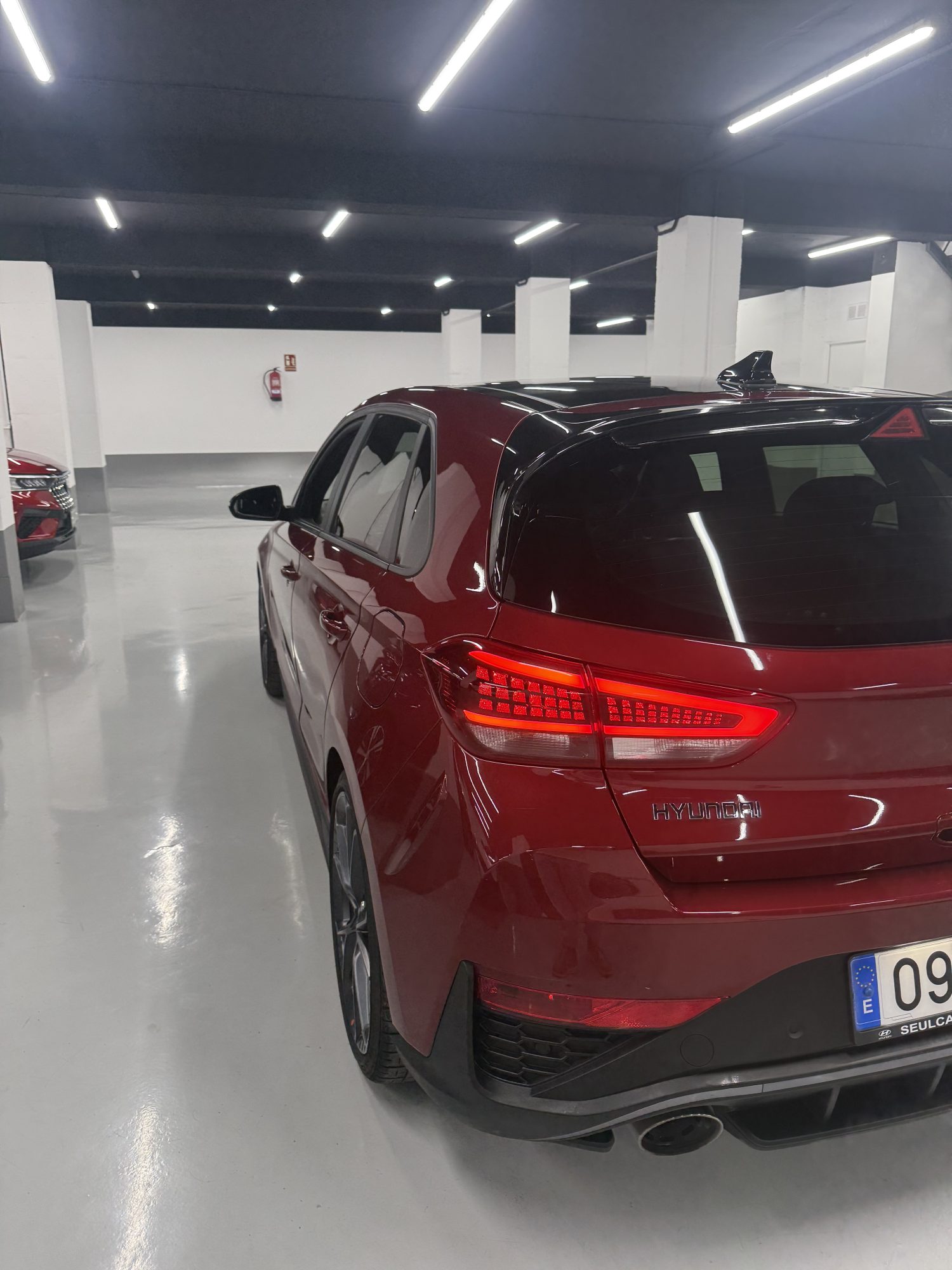 Perfil lateral con techo panorámico Sky del Hyundai i30 N 280CV Performance Zaragoza. Perfil lateral con techo panorámico Sky del Hyundai i30 N 280CV Performance Zaragoza.