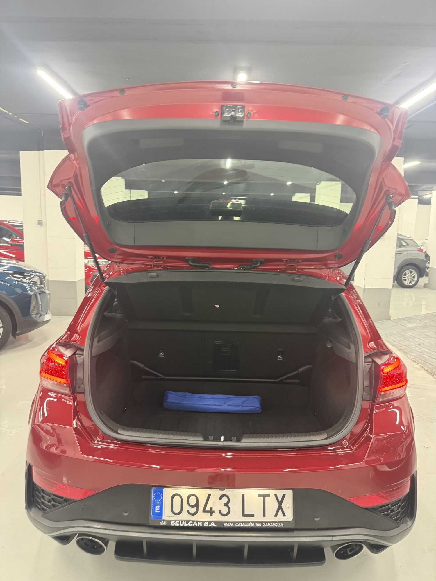 Maletero del Hyundai i30 N 280CV Performance Zaragoza en C/ Miguel Servet 64. Maletero del Hyundai i30 N 280CV Performance Zaragoza en C/ Miguel Servet 64.