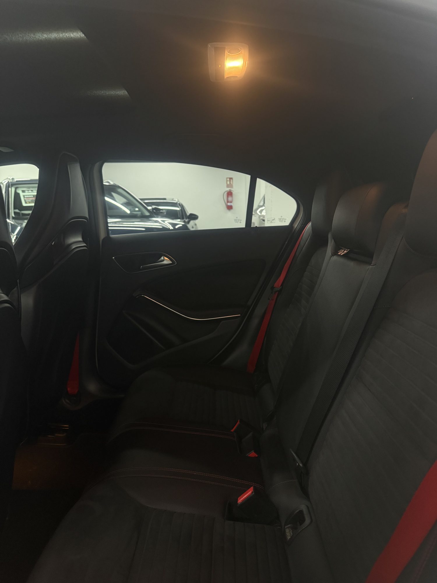Interior deportivo asientos Mercedes A45 AMG ocasión Zaragoza SZ Motor Interior deportivo asientos Mercedes A45 AMG ocasión Zaragoza SZ Motor