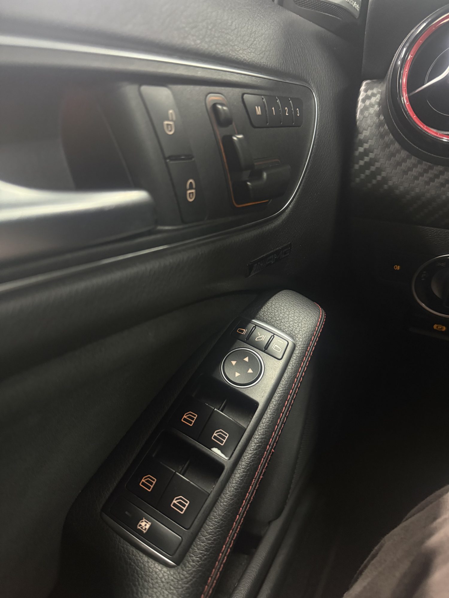 Interior deportivo Multimedia y Cockpit Mercedes A45 AMG ocasión Zaragoza SZ Motor Interior deportivo Multimedia y Cockpit Mercedes A45 AMG ocasión Zaragoza SZ Motor