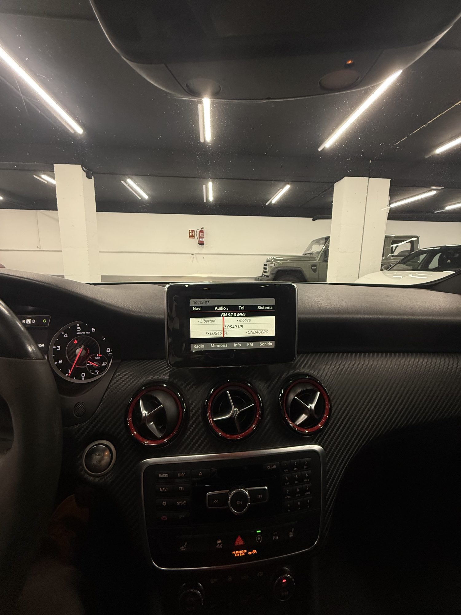 Interior deportivo Multimedia y Cockpit Mercedes A45 AMG ocasión Zaragoza SZ Motor Interior deportivo Multimedia y Cockpit Mercedes A45 AMG ocasión Zaragoza SZ Motor