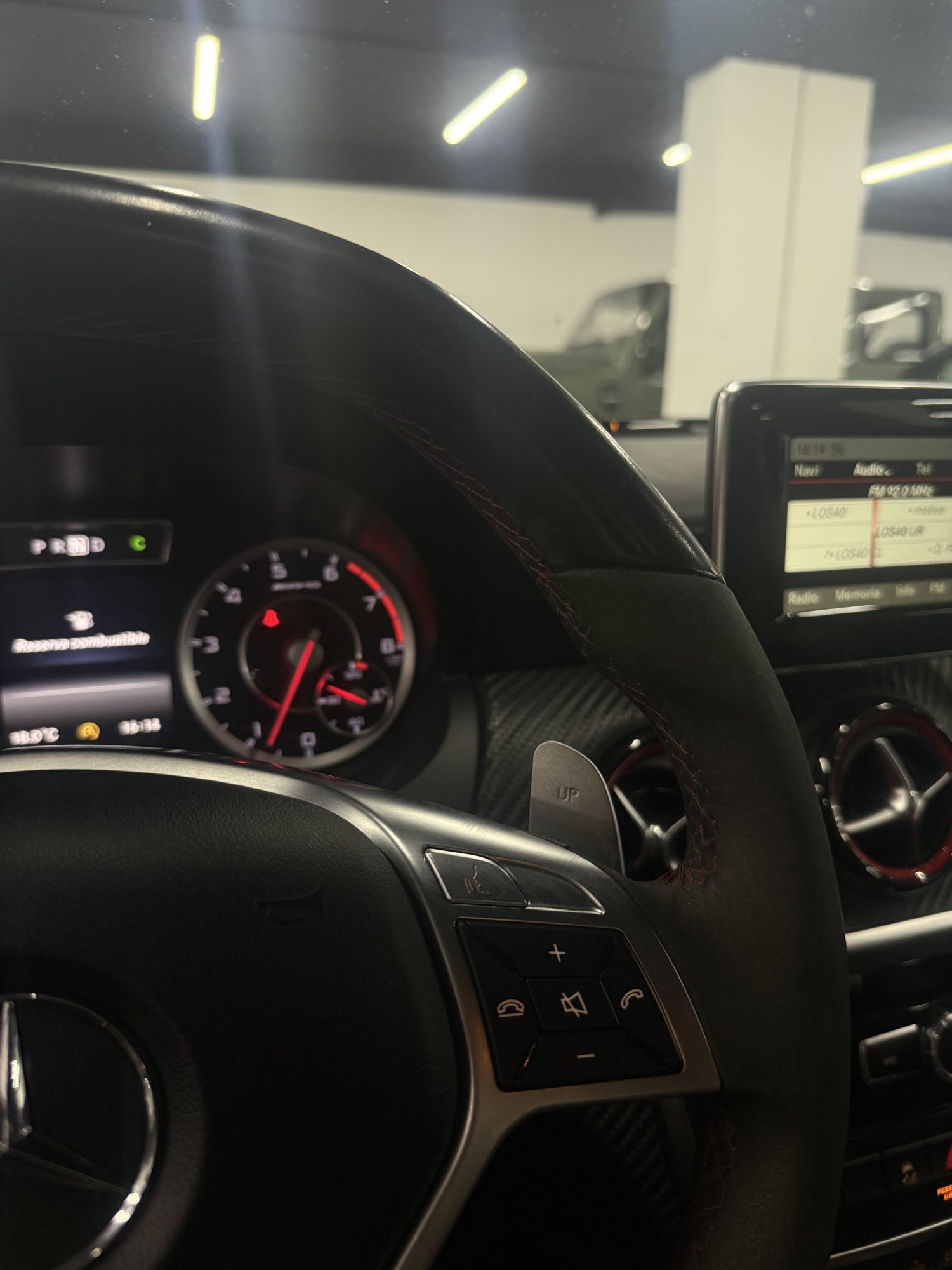 Interior deportivo Multimedia y Cockpit Mercedes A45 AMG ocasión Zaragoza SZ Motor Interior deportivo Multimedia y Cockpit Mercedes A45 AMG ocasión Zaragoza SZ Motor