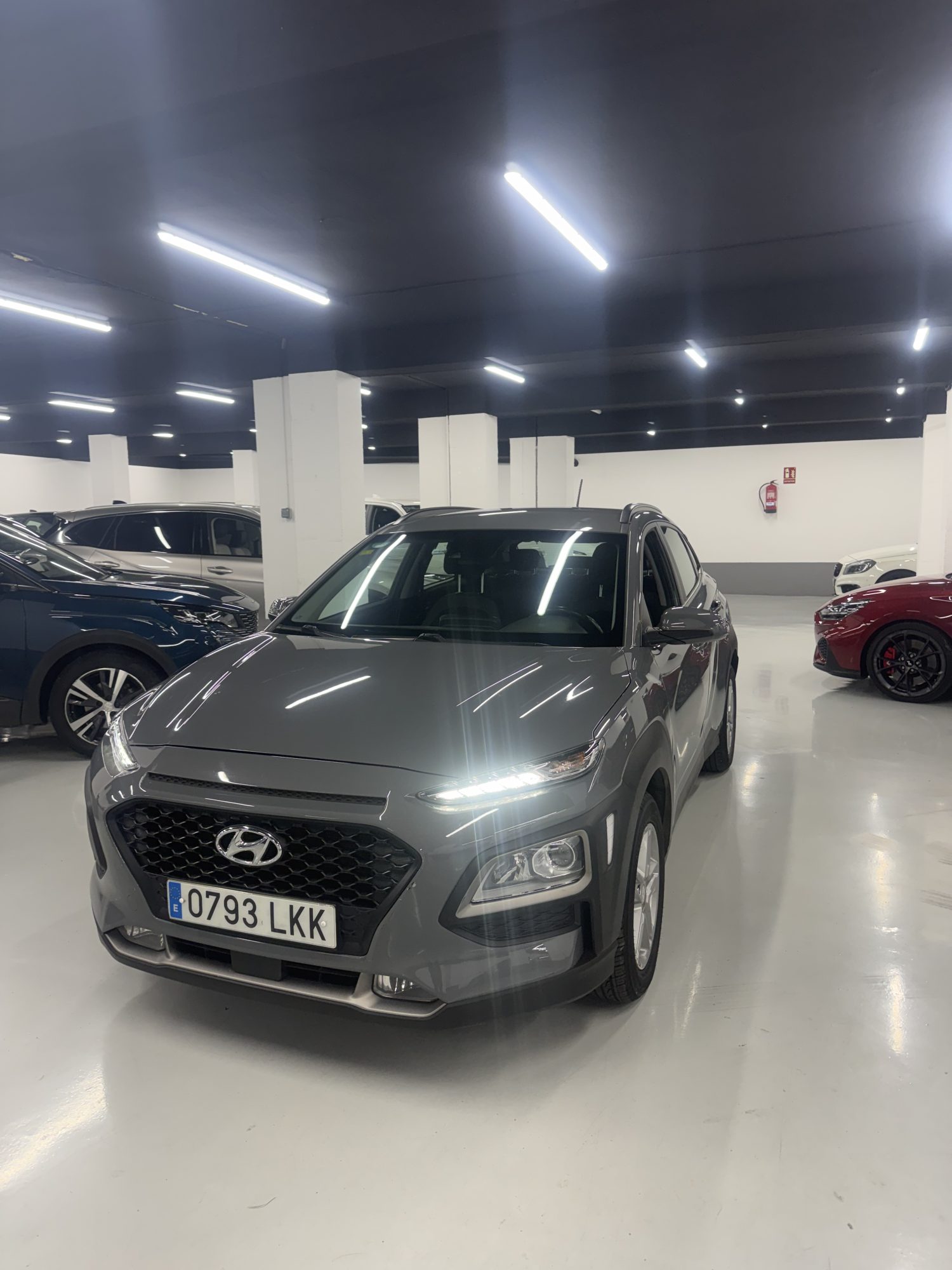 Hyundai Kona segunda mano Zaragoza vista frontal en concesionario SZ Motor Miguel Servet Hyundai Kona segunda mano Zaragoza vista frontal en concesionario SZ Motor Miguel Servet